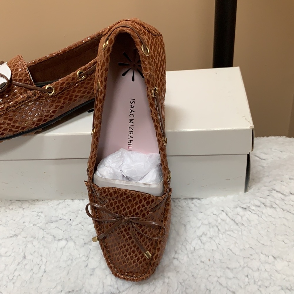 6 wide Isaac mizrahi loafer chestnut - Picture 2 of 11